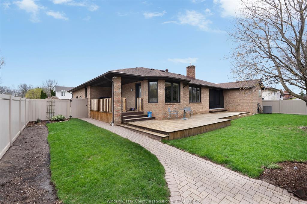 2098 Edgemore Avenue, Lasalle, ON
