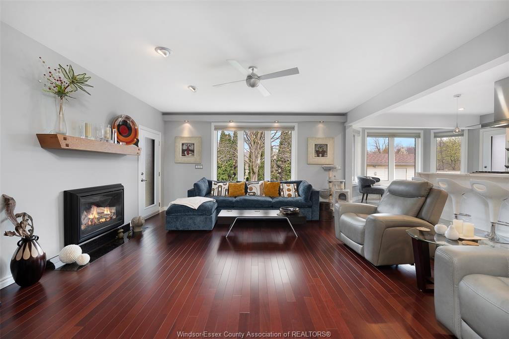 2098 Edgemore Avenue, Lasalle, ON
