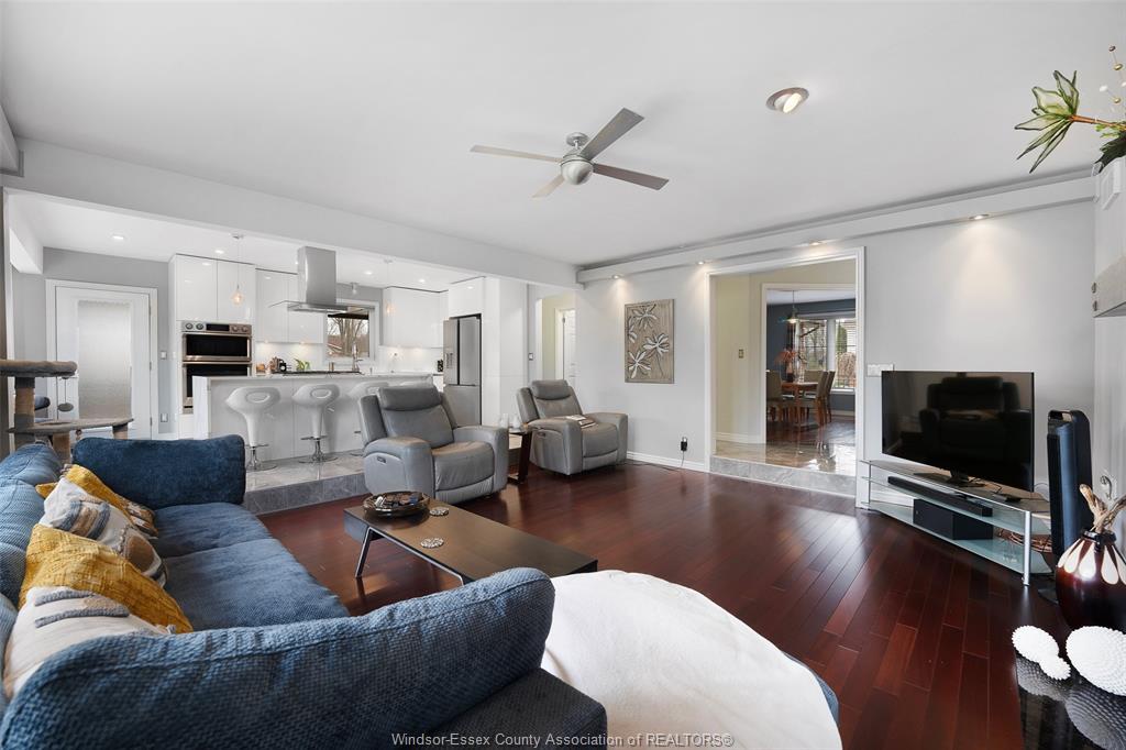 2098 Edgemore Avenue, Lasalle, ON