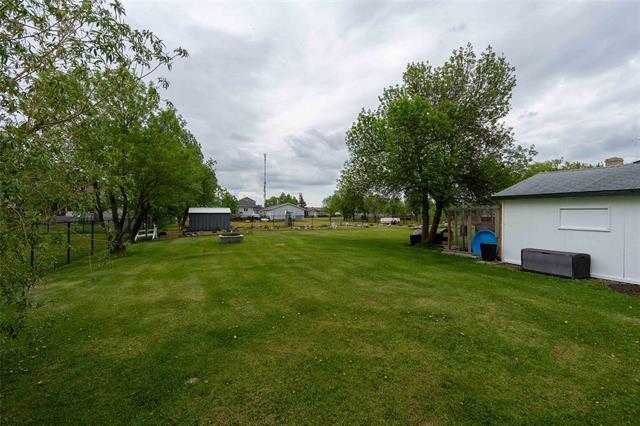 1090 Lyons St, Headingley, MB