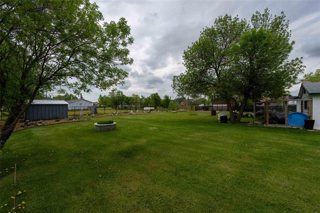1090 Lyons St, Headingley, MB