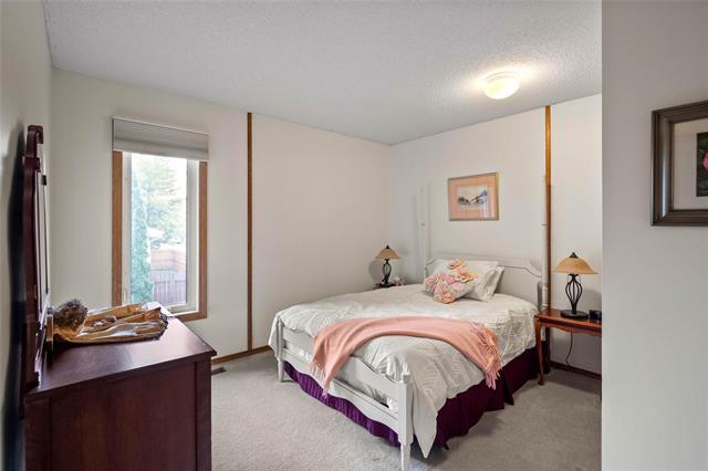 2 Furness Bay, Winnipeg, MB