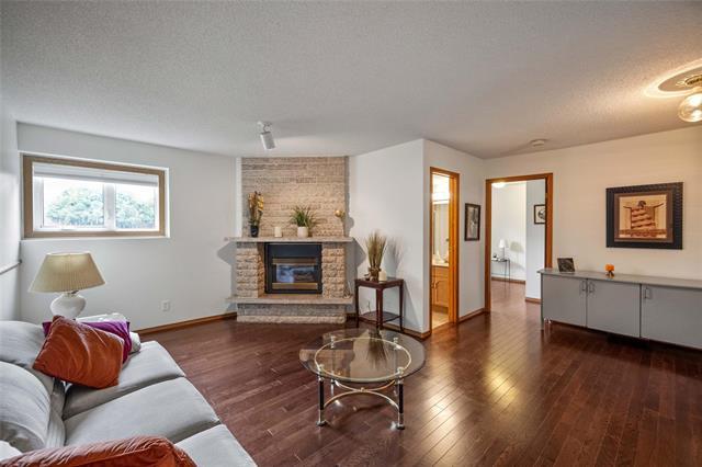 2 Furness Bay, Winnipeg, MB
