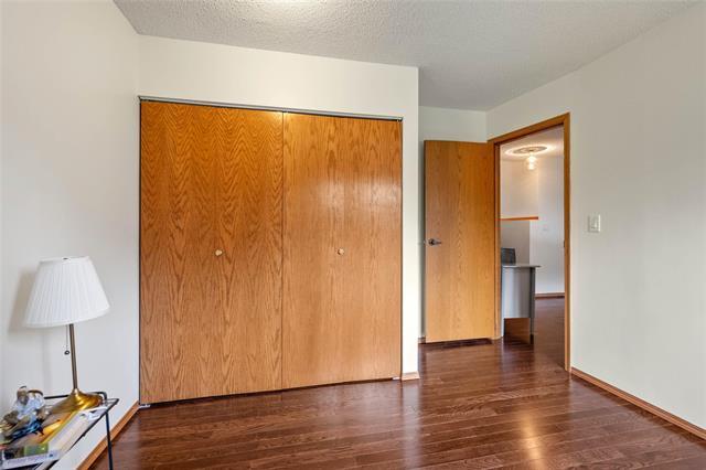 2 Furness Bay, Winnipeg, MB