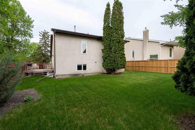 2 Furness Bay, Winnipeg, MB