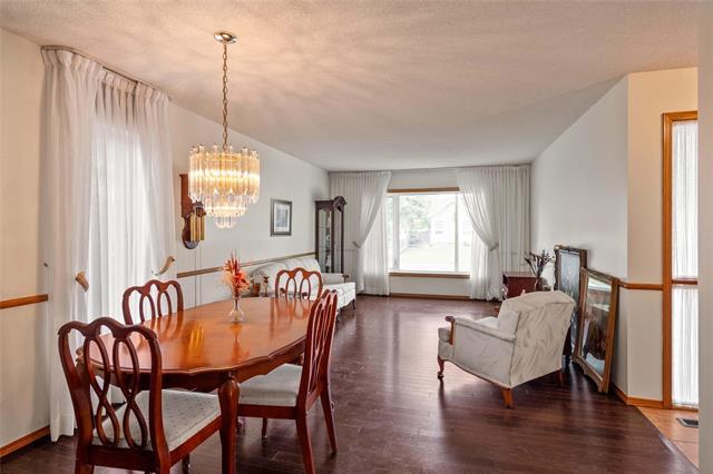 2 Furness Bay, Winnipeg, MB