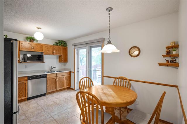 2 Furness Bay, Winnipeg, MB