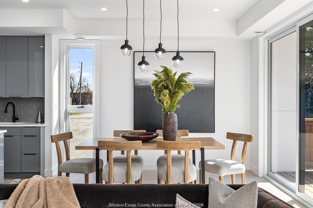 2041 Seneca Street, Windsor, ON - Indoor Photo Showing Dining Room