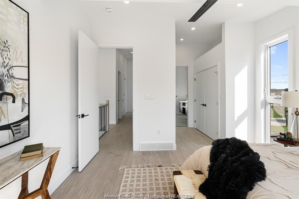 2041 Seneca Street, Windsor, ON - Indoor