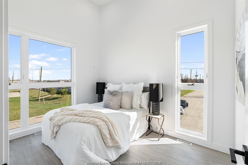 2041 Seneca Street, Windsor, ON - Indoor Photo Showing Bedroom
