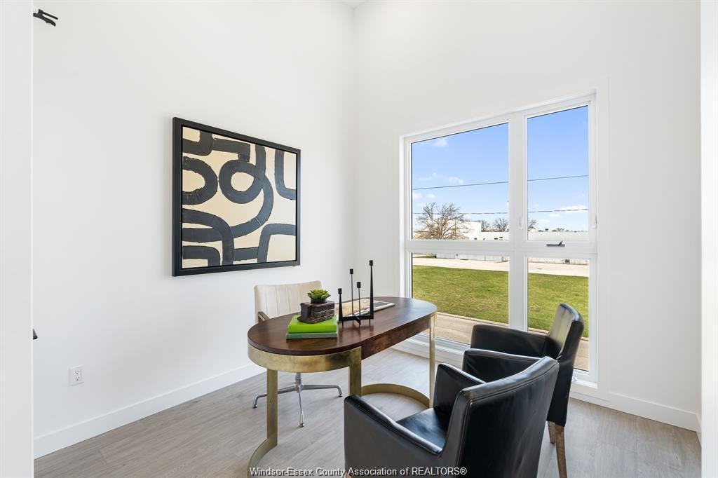 2041 Seneca Street, Windsor, ON - Indoor