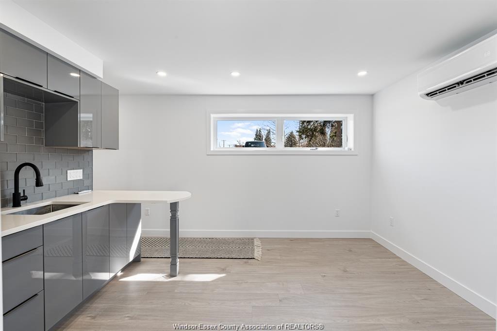 2041 Seneca Street, Windsor, ON - Indoor