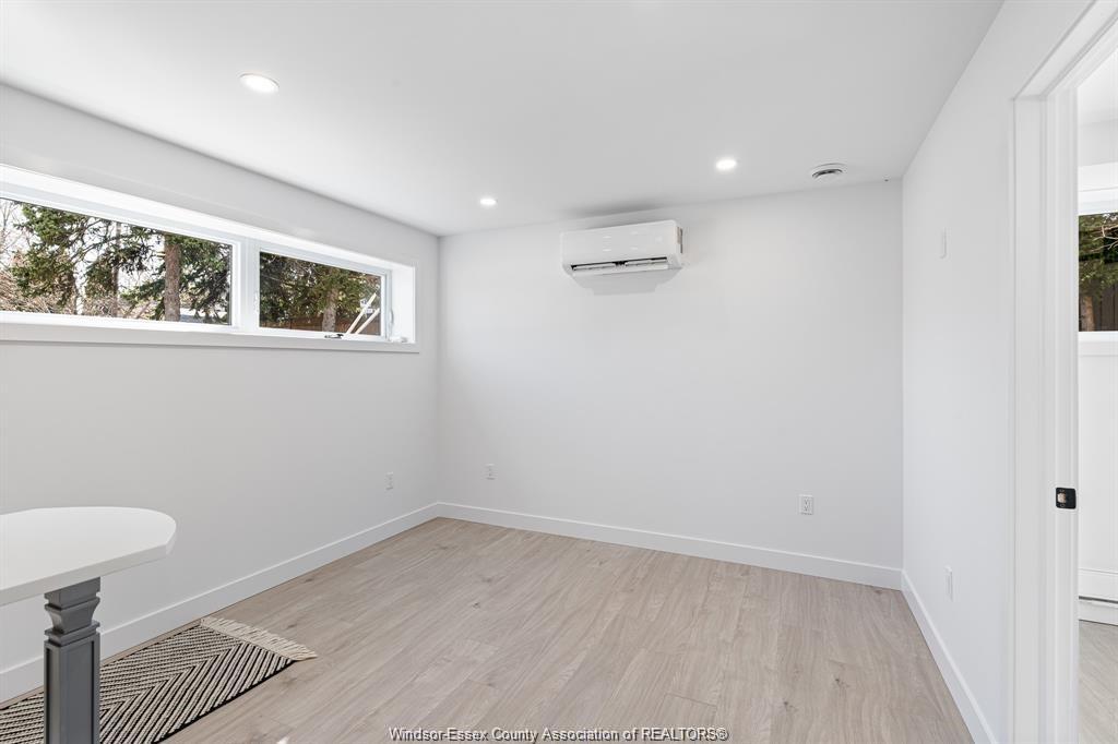 2041 Seneca Street, Windsor, ON - Indoor Photo Showing Other Room
