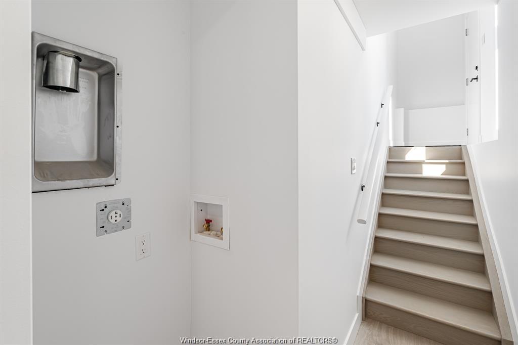 2041 Seneca Street, Windsor, ON - Indoor Photo Showing Other Room