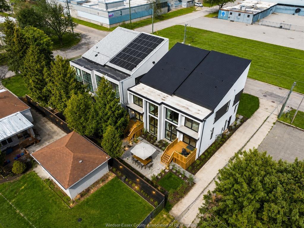 2041 Seneca Street, Windsor, ON - Outdoor