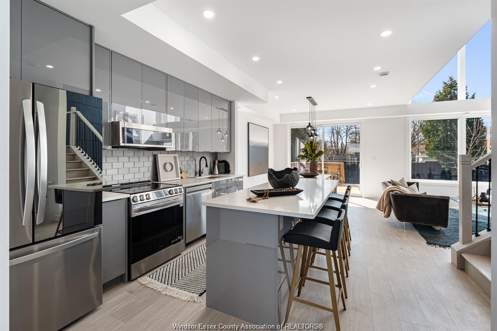 2041 Seneca Street, Windsor, ON - Indoor Photo Showing Kitchen With Upgraded Kitchen