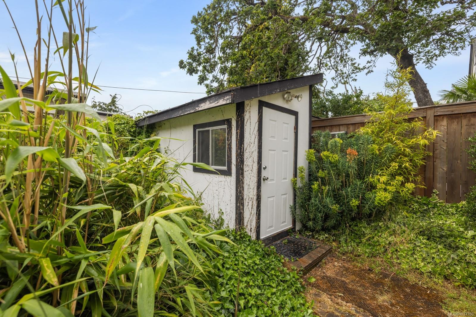 2902 Irma St, Victoria, BC