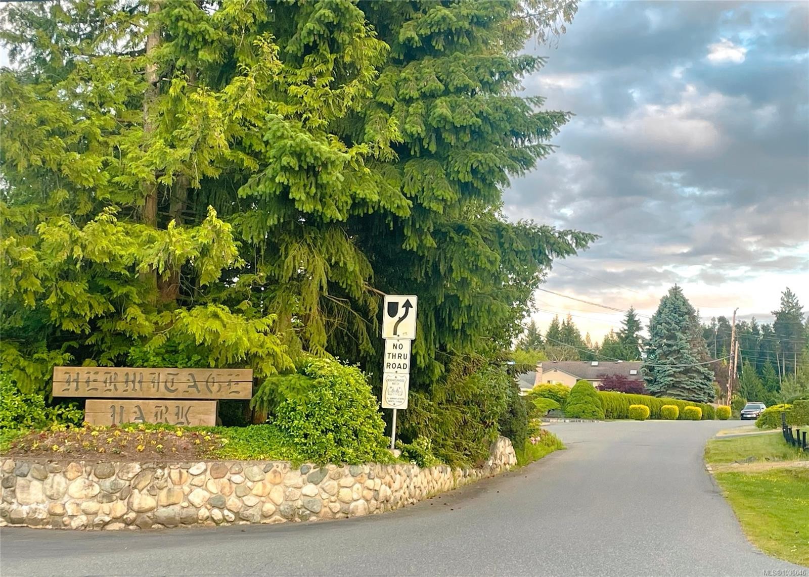 907 Savary Dr, Qualicum Beach, BC