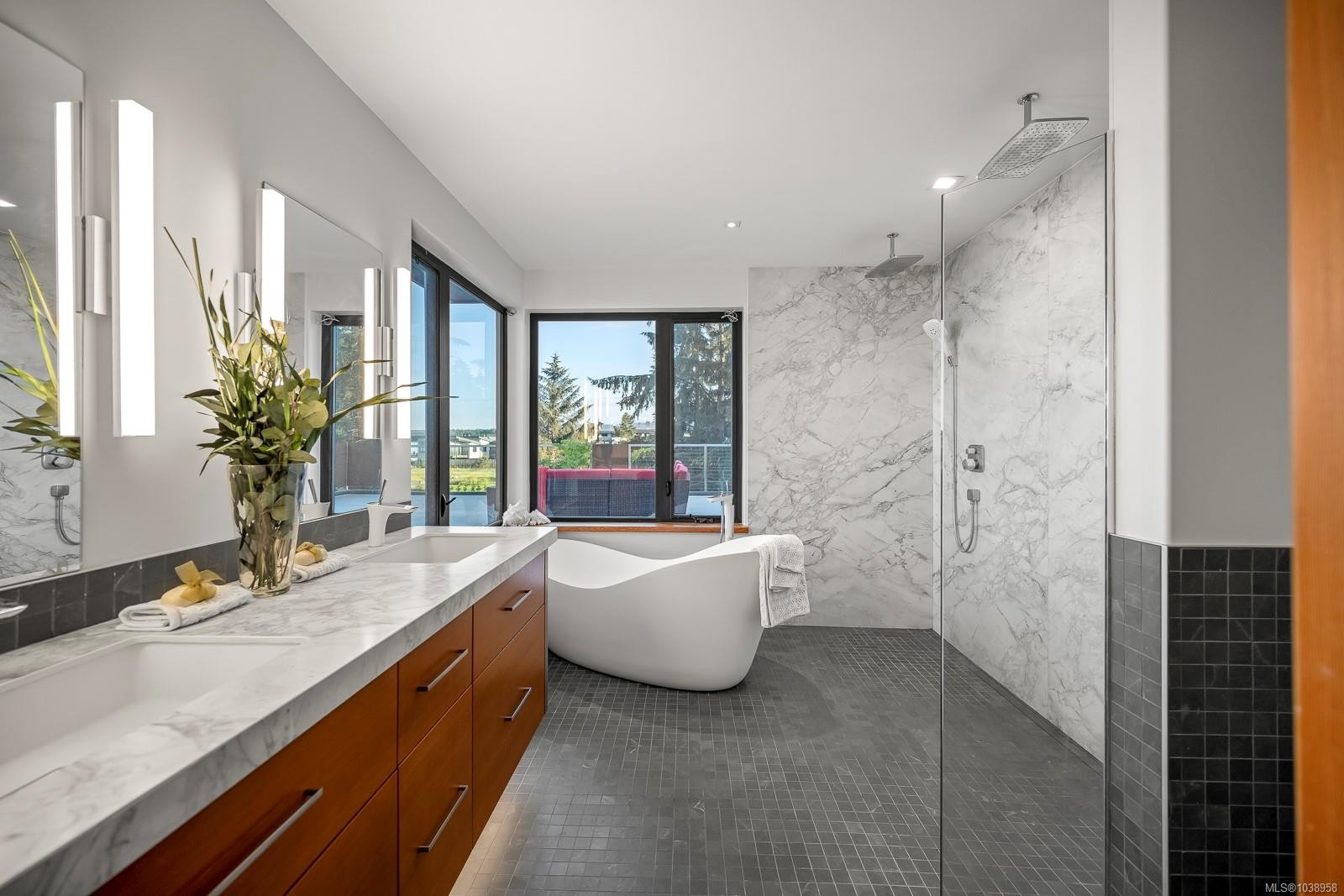 9046 Clarkson Ave, Black Creek, BC
