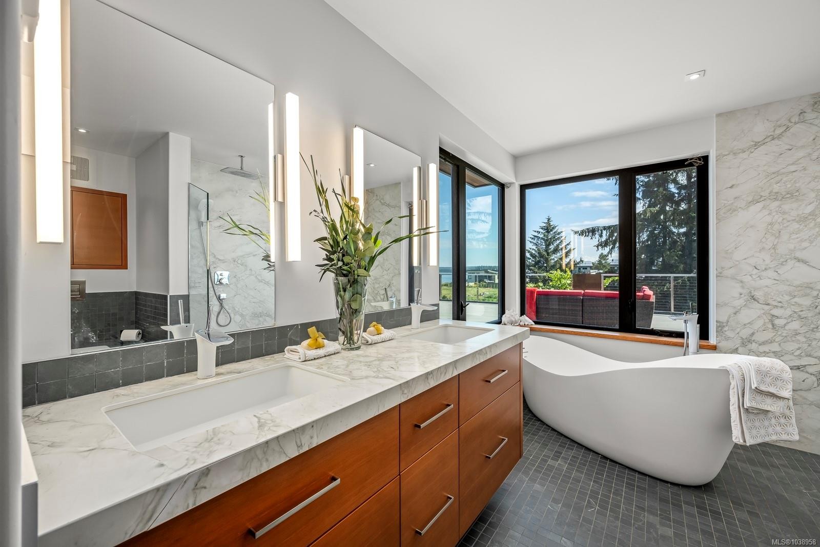 9046 Clarkson Ave, Black Creek, BC
