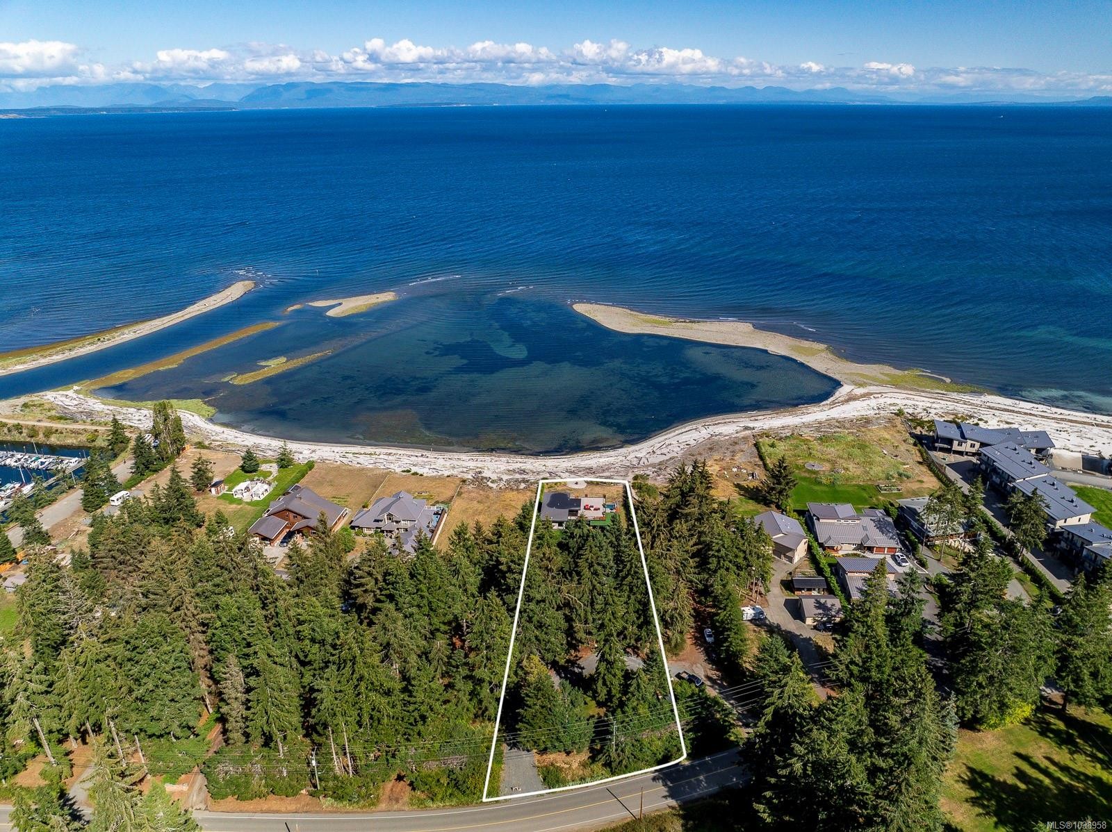 9046 Clarkson Ave, Black Creek, BC