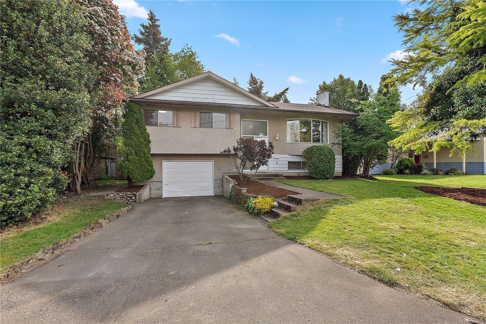 3955 Emerald Pl, Saanich, BC