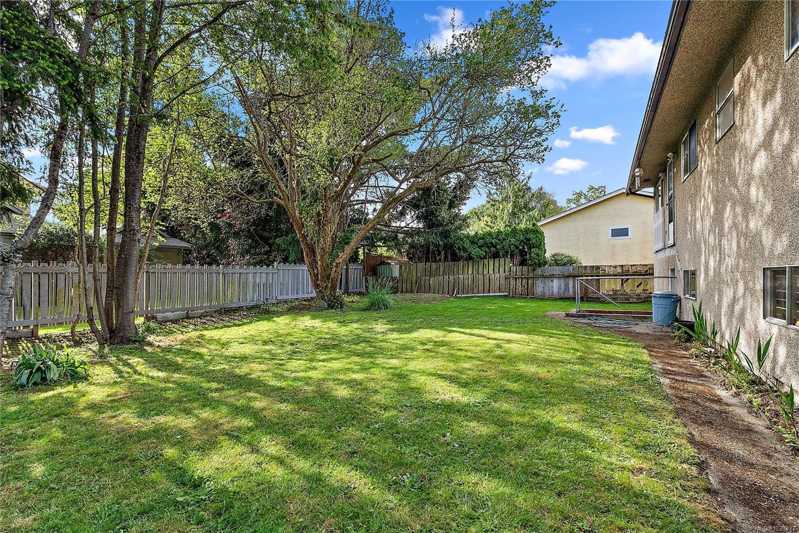 3955 Emerald Pl, Saanich, BC
