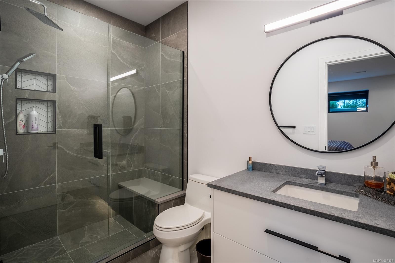 374 Sunset Ave, Oak Bay, BC