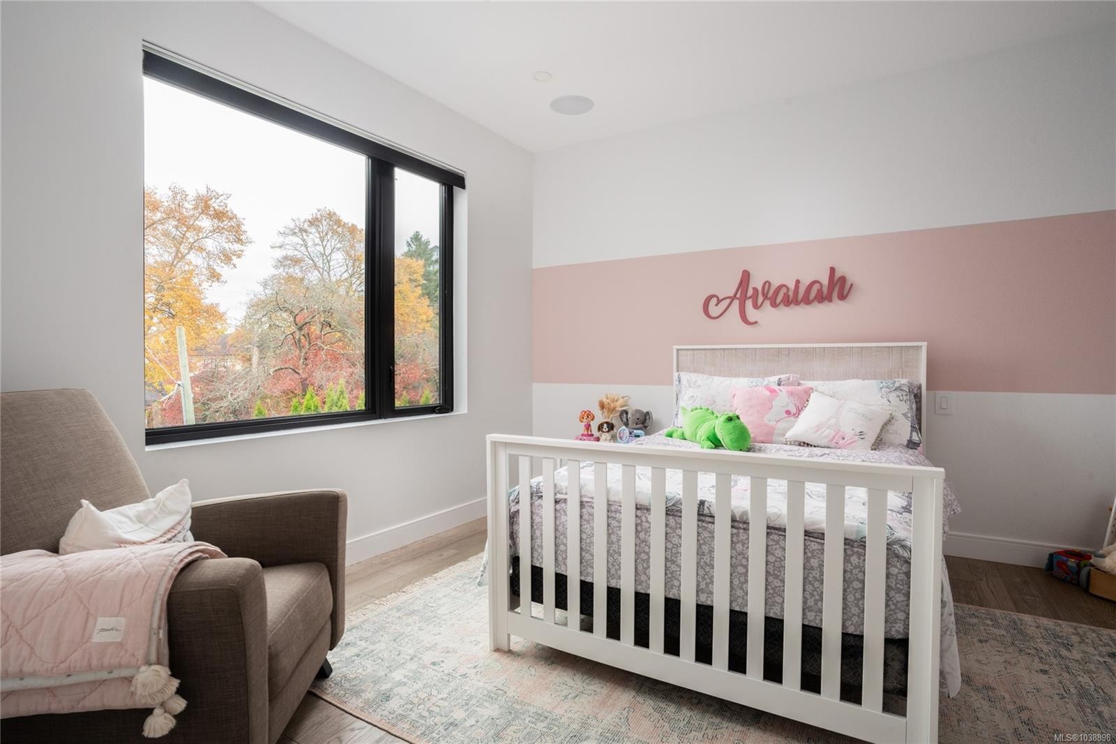 374 Sunset Ave, Oak Bay, BC