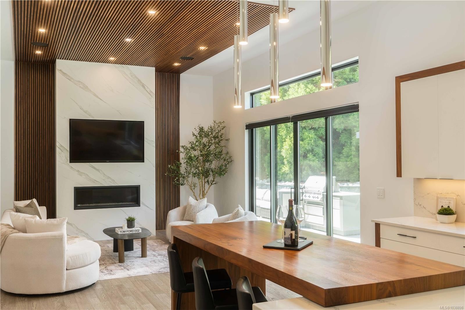 374 Sunset Ave, Oak Bay, BC