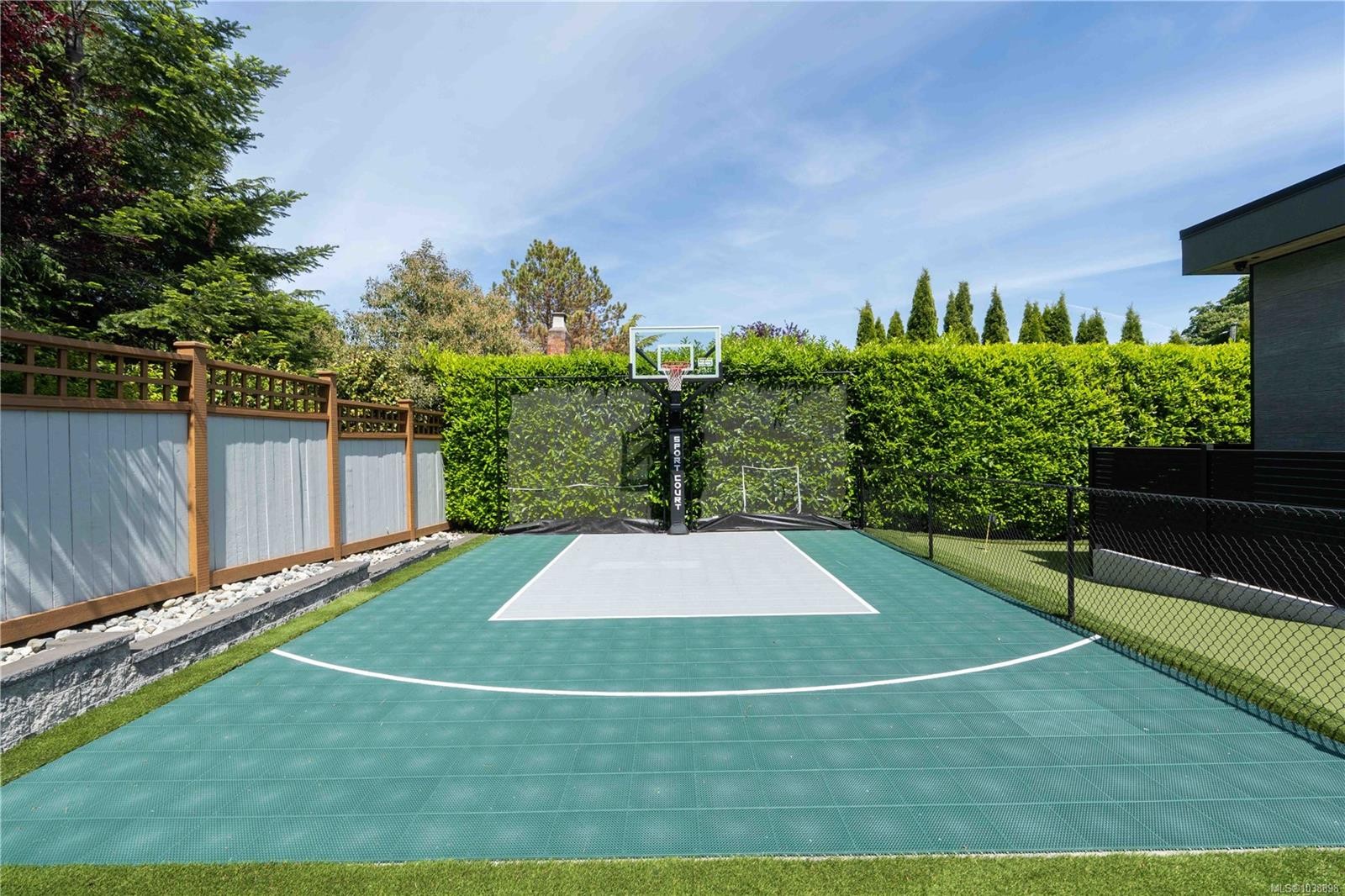 374 Sunset Ave, Oak Bay, BC