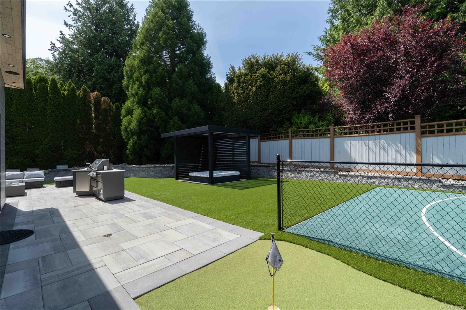 374 Sunset Ave, Oak Bay, BC