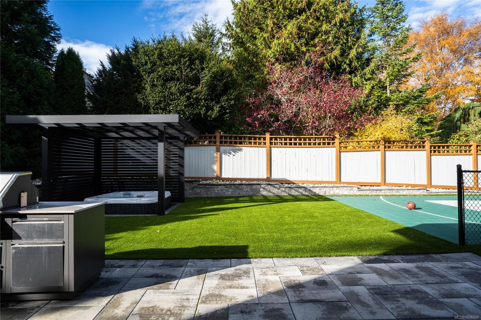 374 Sunset Ave, Oak Bay, BC