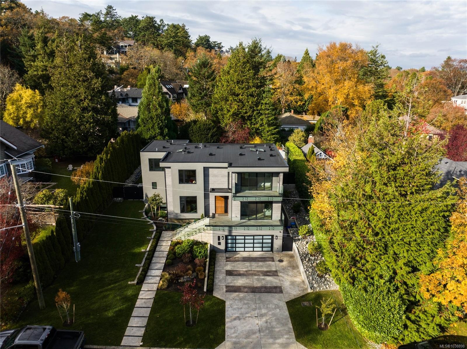 374 Sunset Ave, Oak Bay, BC