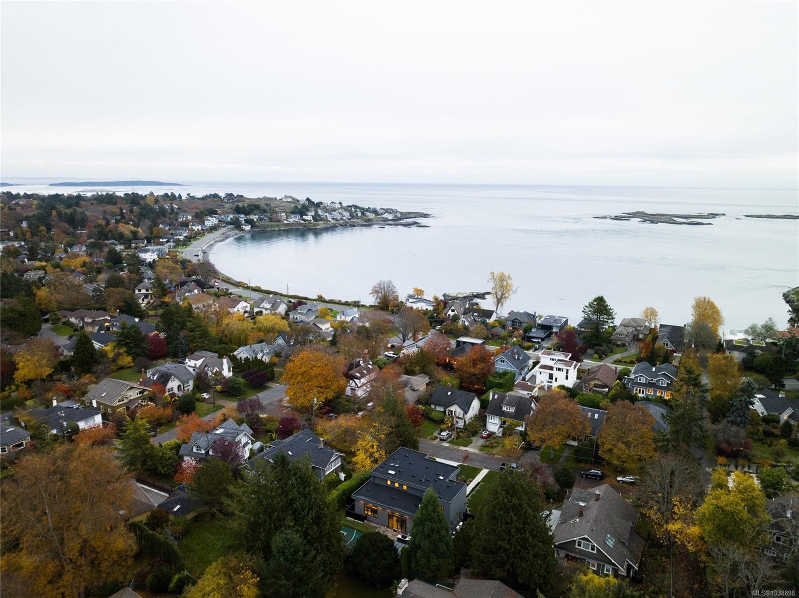 374 Sunset Ave, Oak Bay, BC