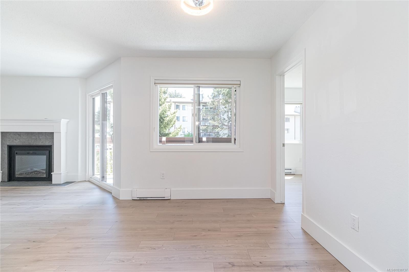 #310-73 Gorge Rd West, Saanich, BC