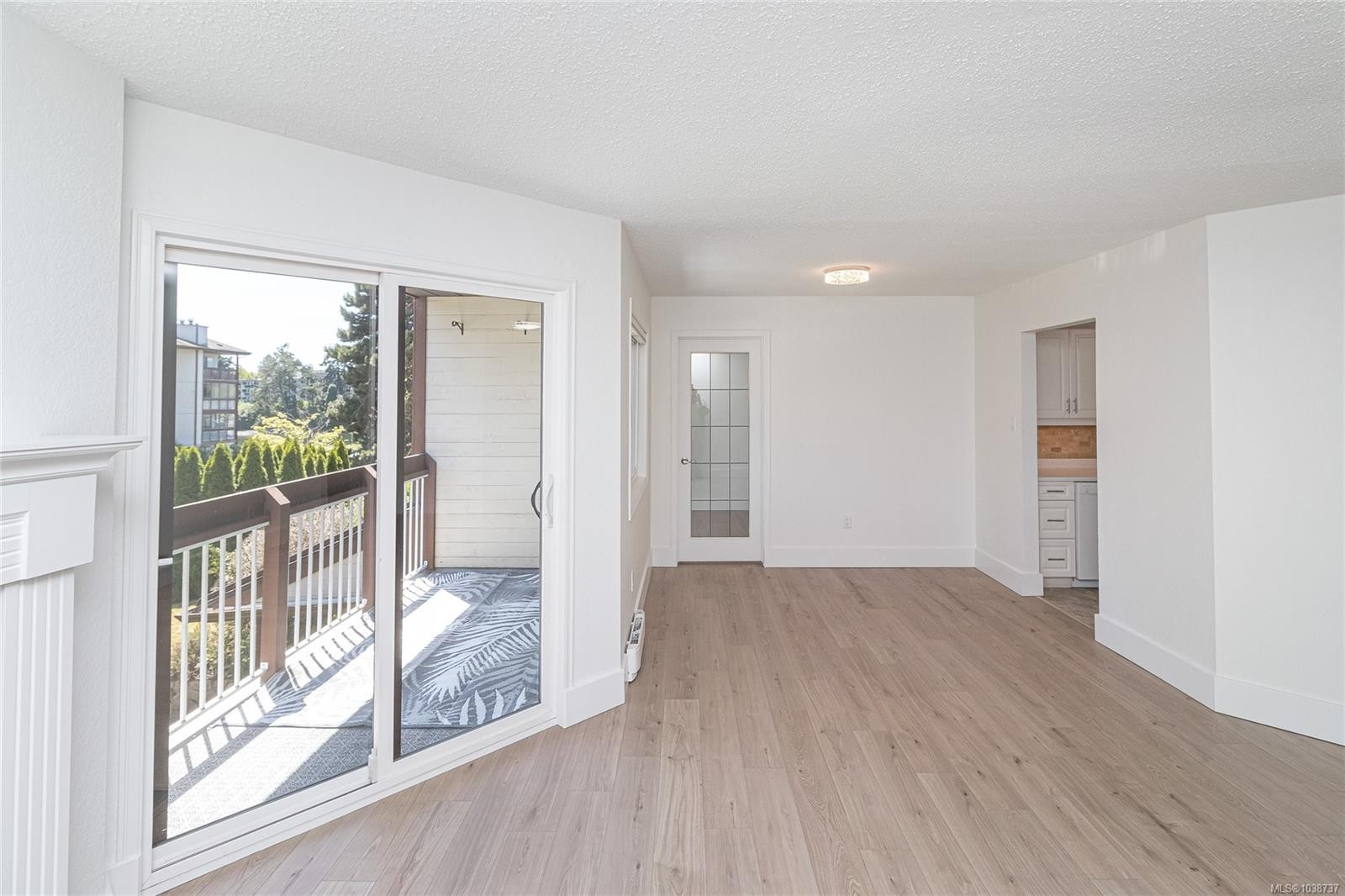 #310-73 Gorge Rd West, Saanich, BC