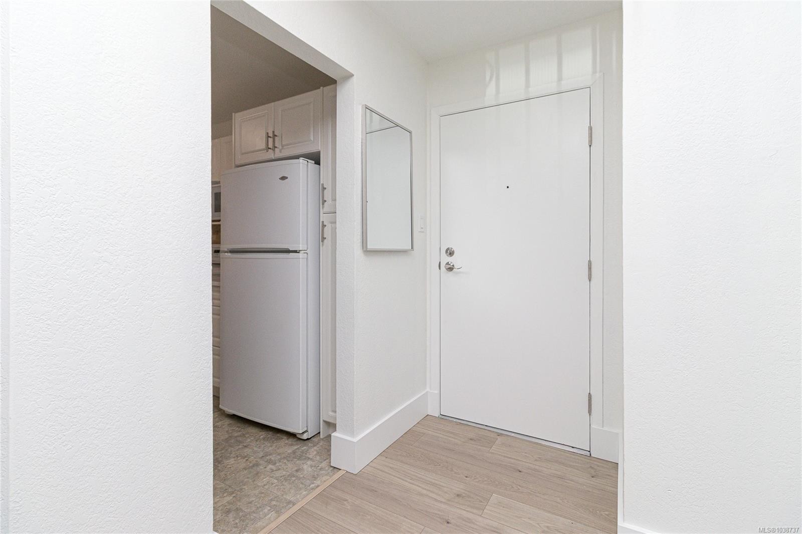 #310-73 Gorge Rd West, Saanich, BC