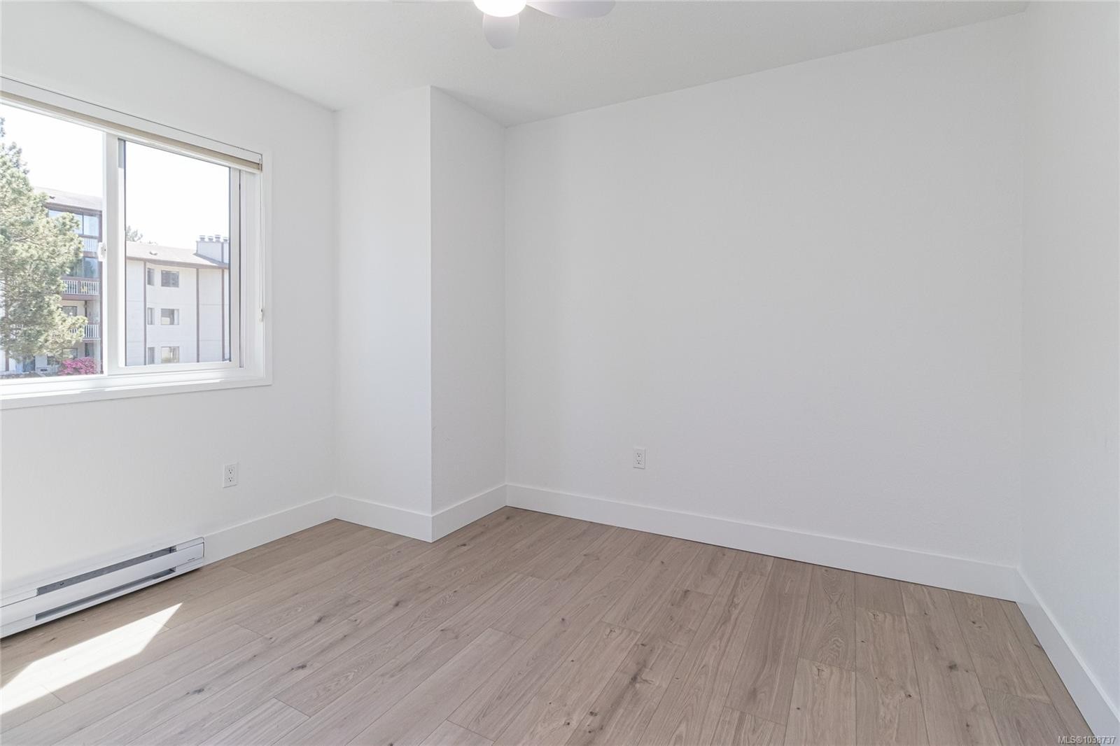 #310-73 Gorge Rd West, Saanich, BC