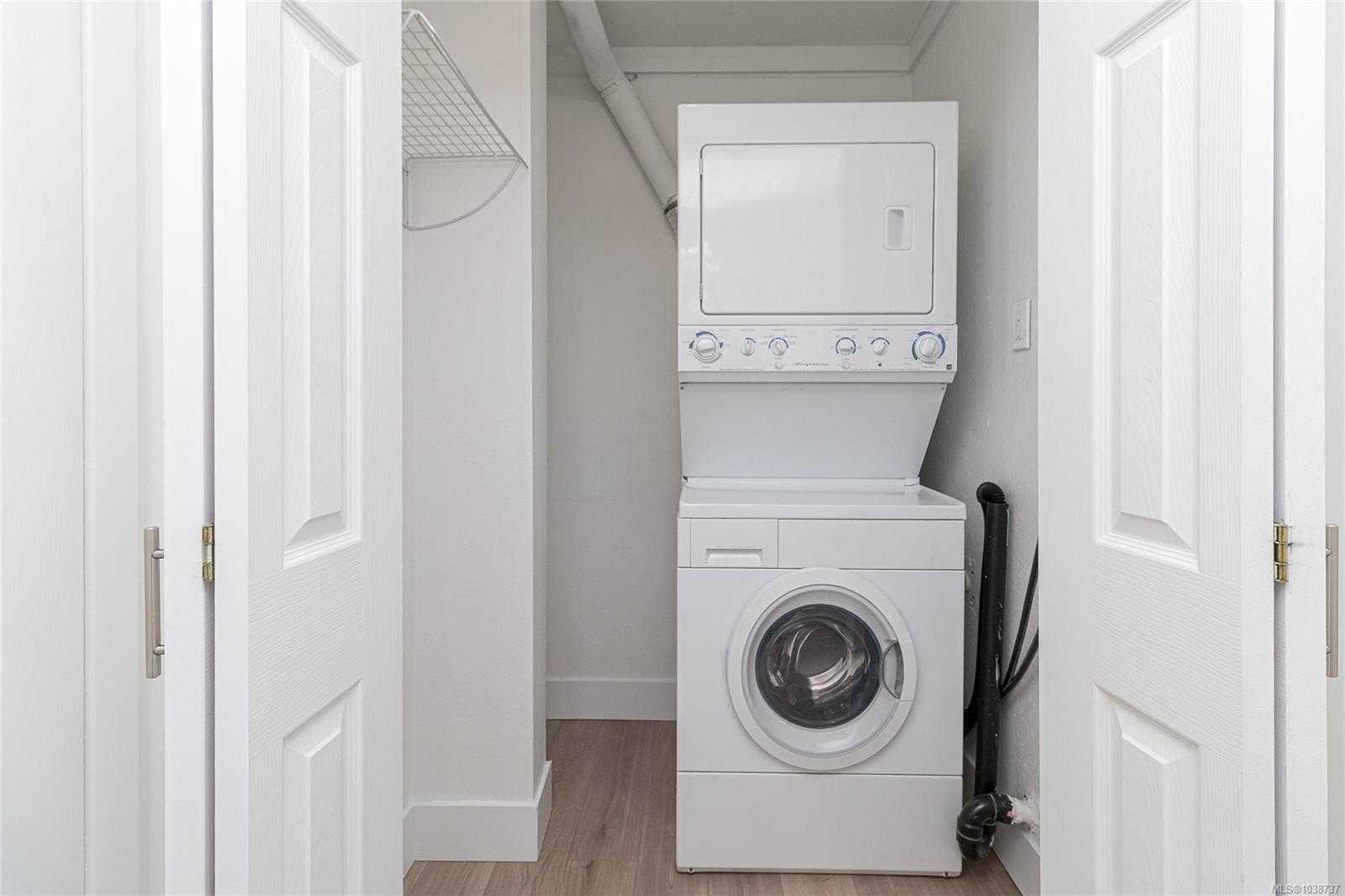 #310-73 Gorge Rd West, Saanich, BC