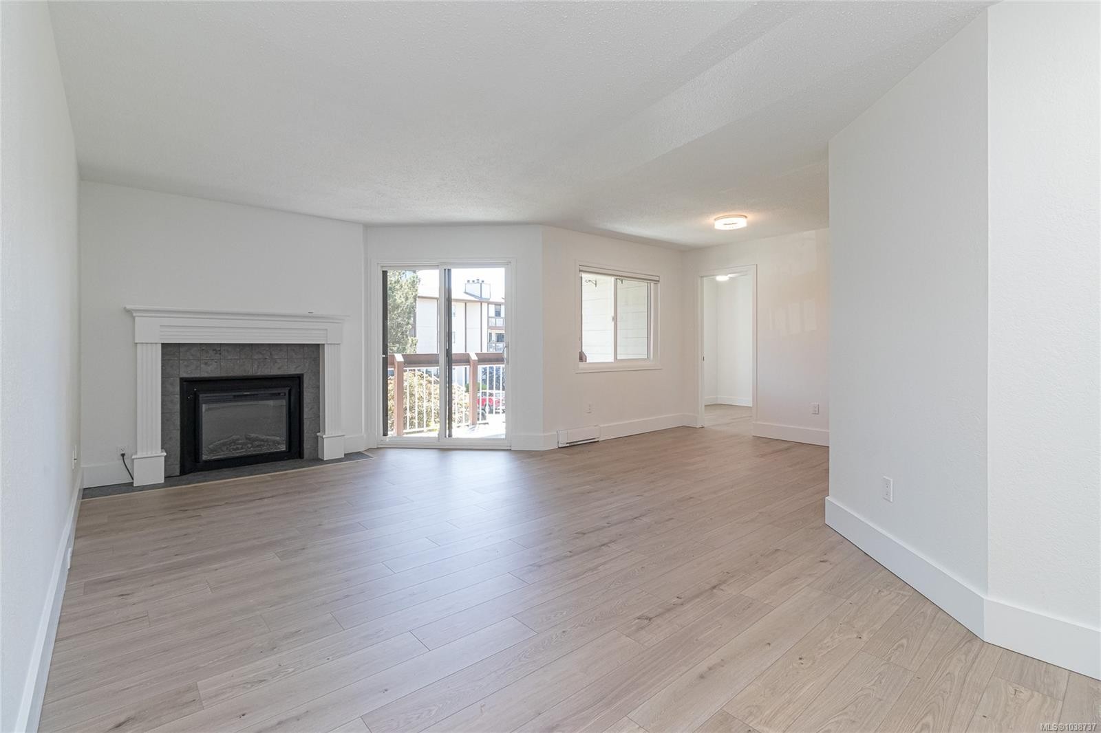 #310-73 Gorge Rd West, Saanich, BC