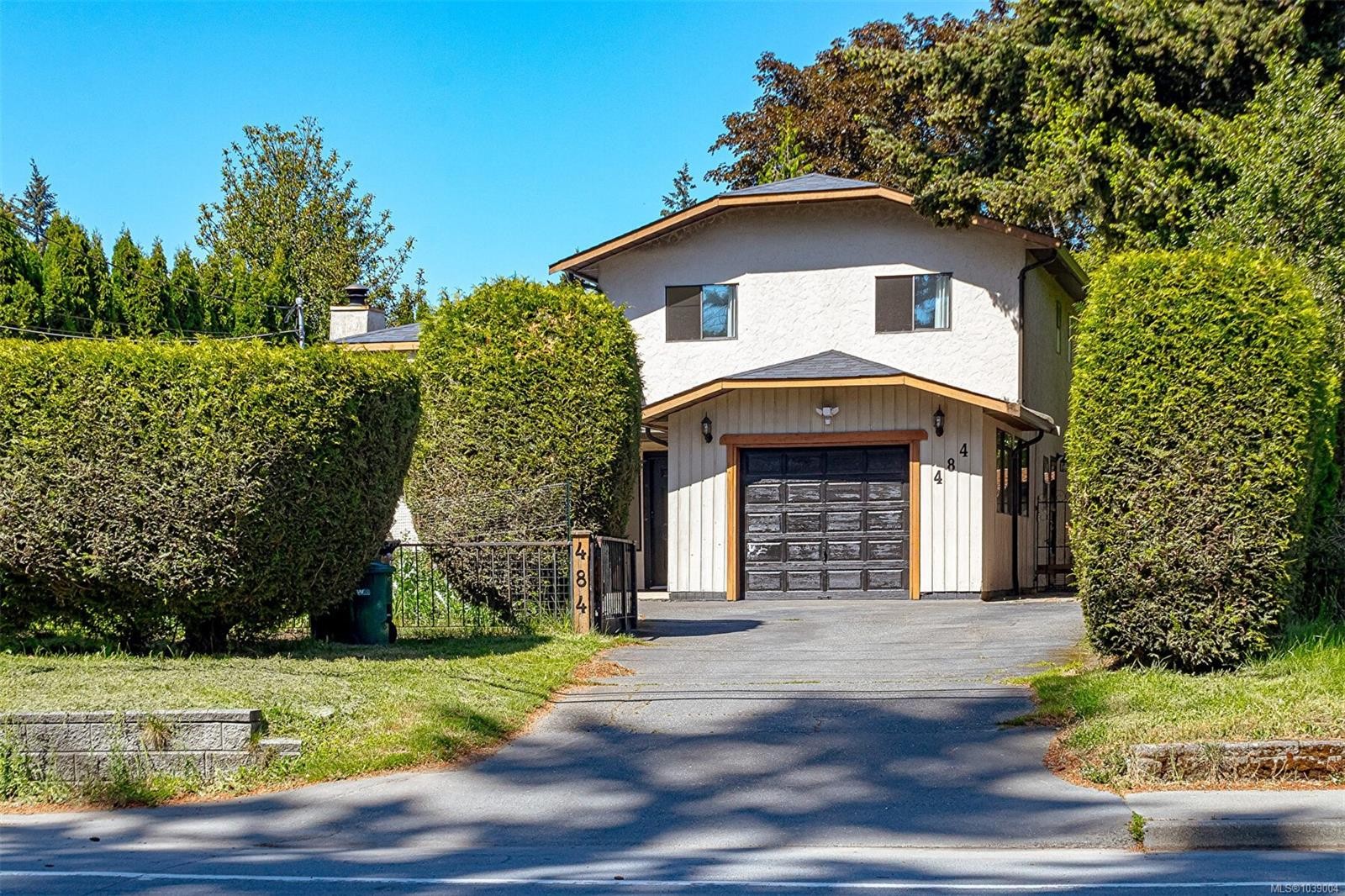 484 Goldstream Ave, Langford, BC