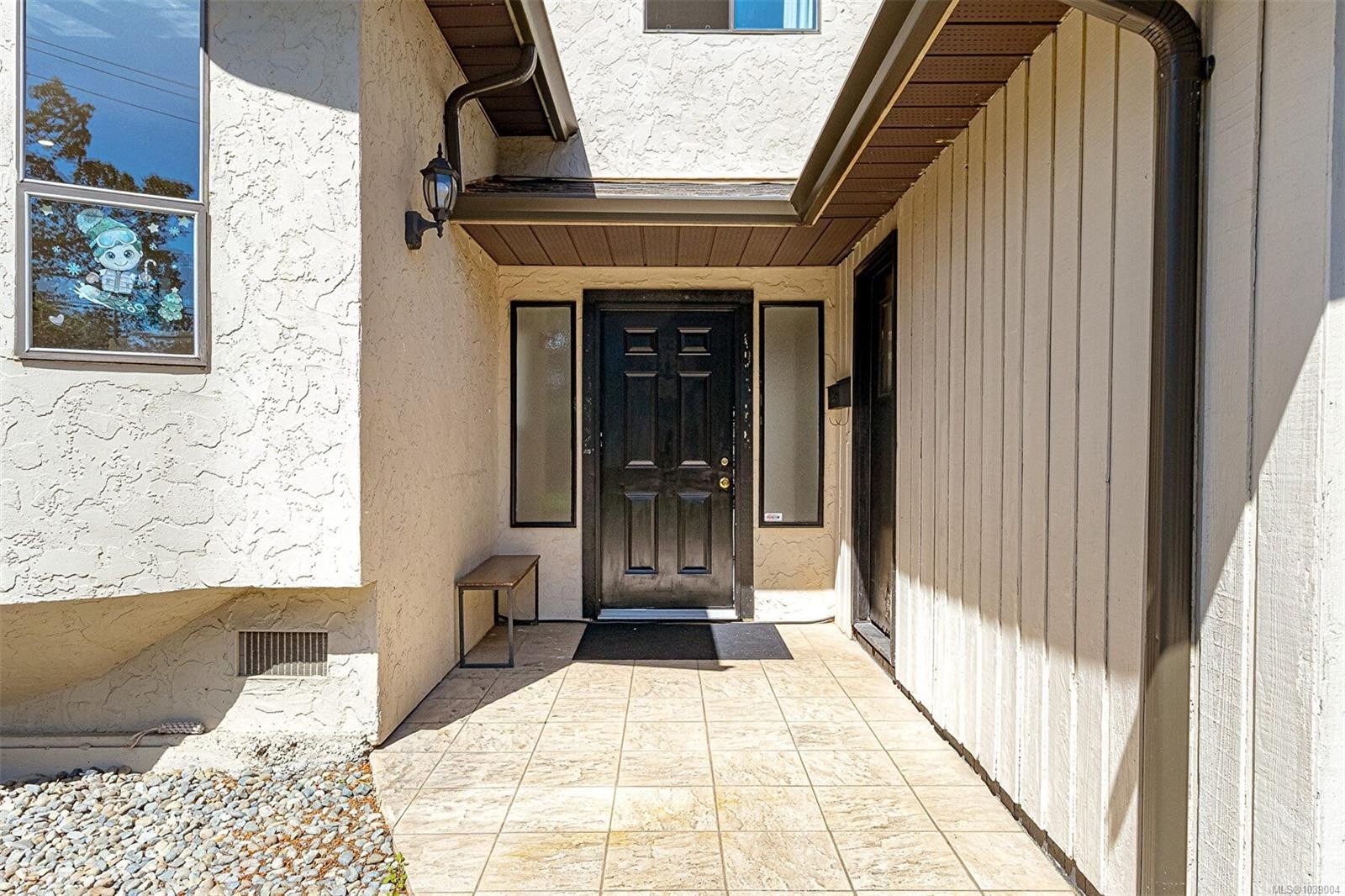 484 Goldstream Ave, Langford, BC