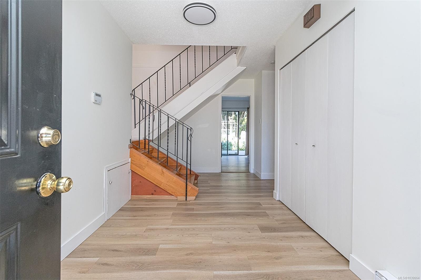 484 Goldstream Ave, Langford, BC