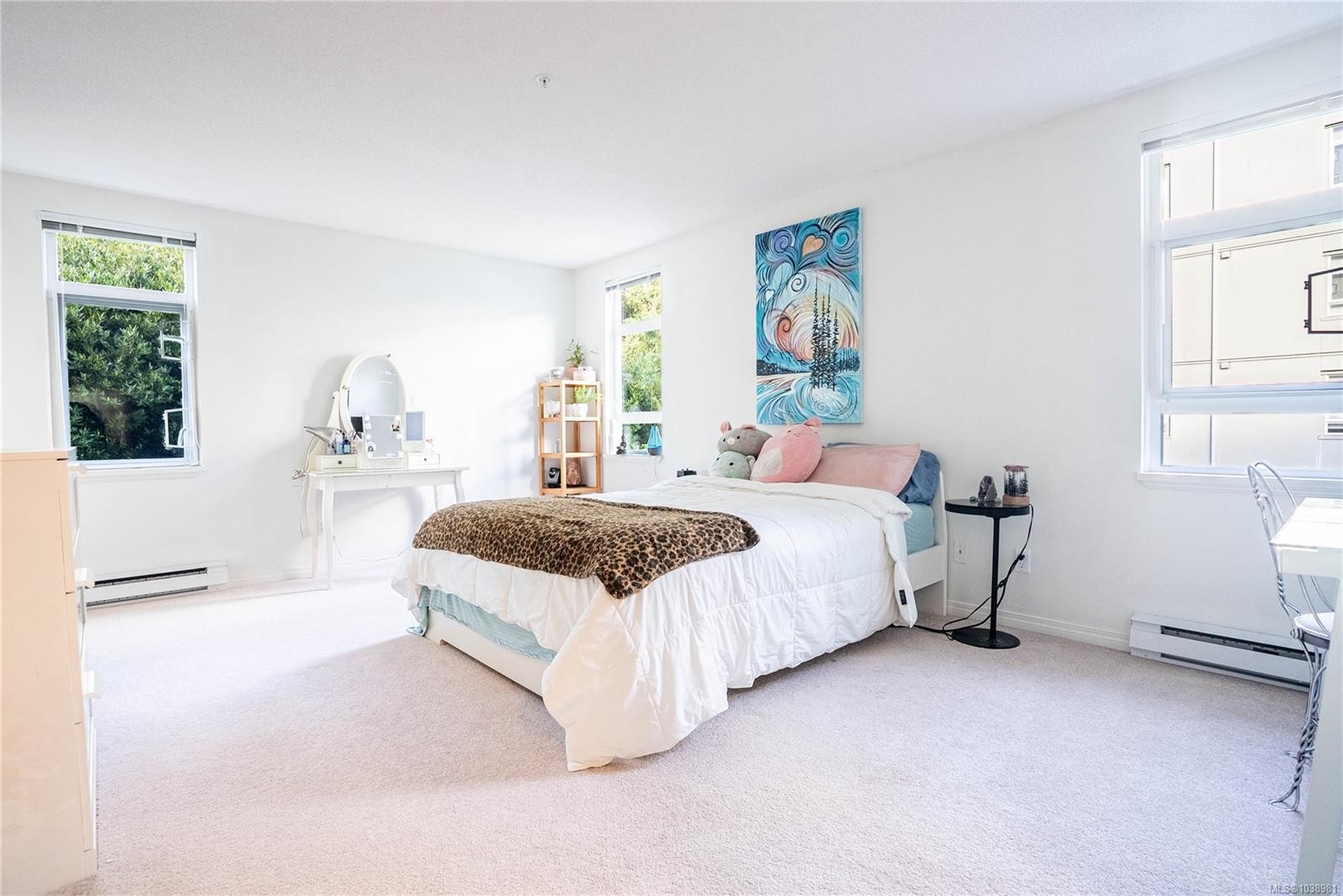 #306-5110 Cordova Bay Rd, Saanich, BC - Indoor Photo Showing Bedroom