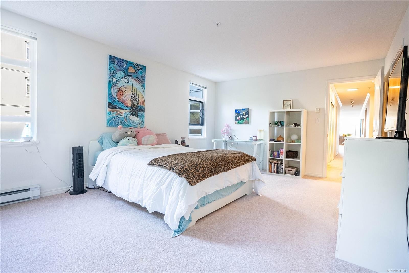 #306-5110 Cordova Bay Rd, Saanich, BC - Indoor Photo Showing Bedroom
