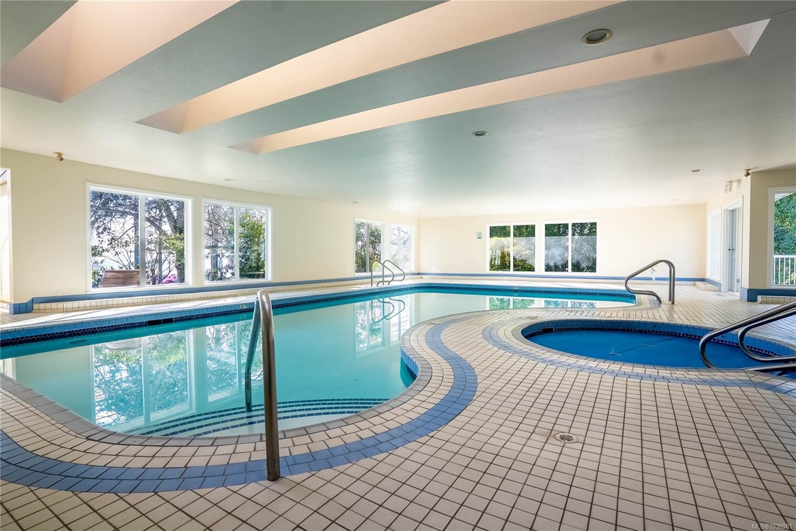 #306-5110 Cordova Bay Rd, Saanich, BC - Indoor Photo Showing Other Room With In Ground Pool