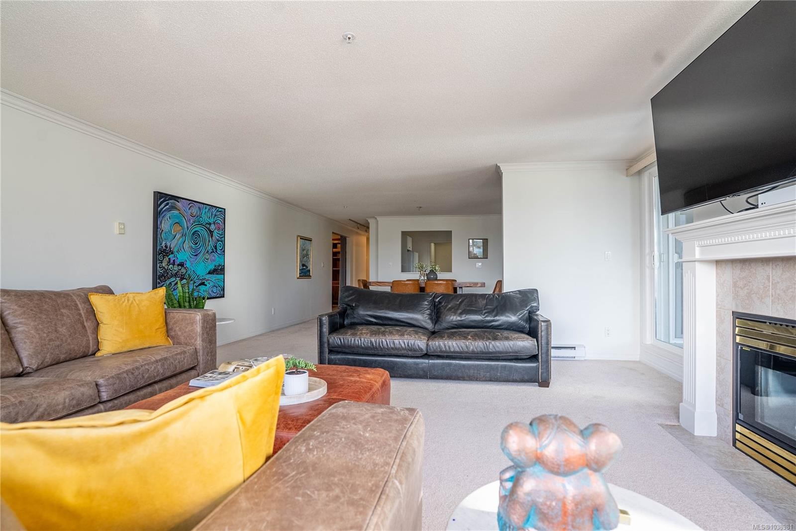 #306-5110 Cordova Bay Rd, Saanich, BC - Indoor Photo Showing Living Room With Fireplace
