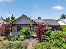 3305 Ninth St Cumberland, BC V0R 1S0