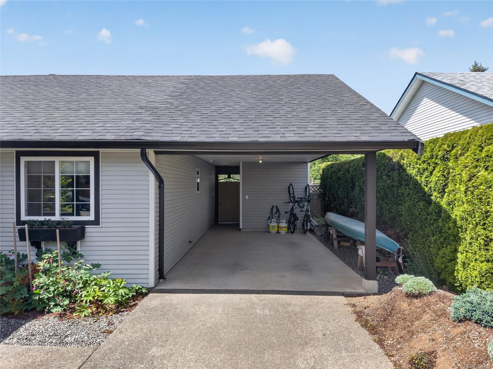 3305 Ninth St, Cumberland, BC